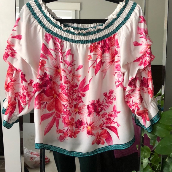 OFF THE SHOULDER - Picture 6 of 6